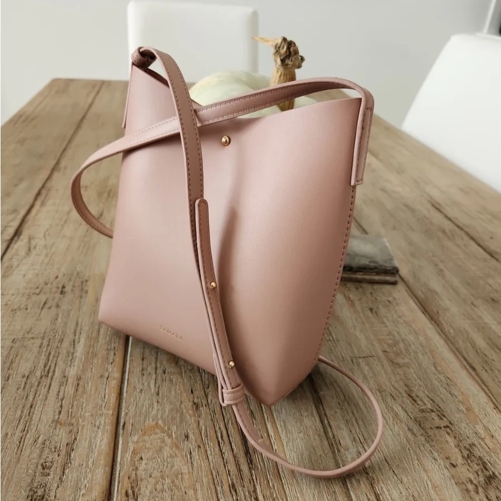 NWT - Samara - medium shoulder bag